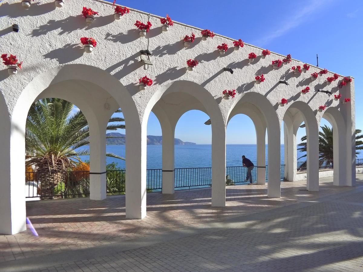 Burriana Front Line Apartment Nerja Luaran gambar